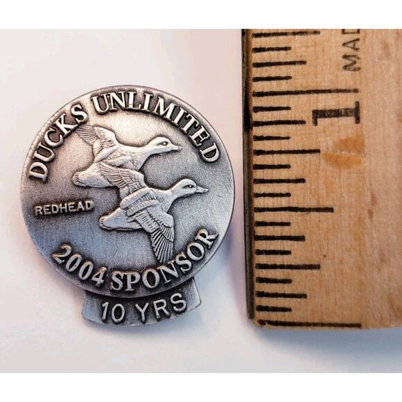 Ducks Unlimited Sponsor Pin Silver Plate 10 Years 2004 Redhead Duck Angus Shortt - Picture 4 of 4